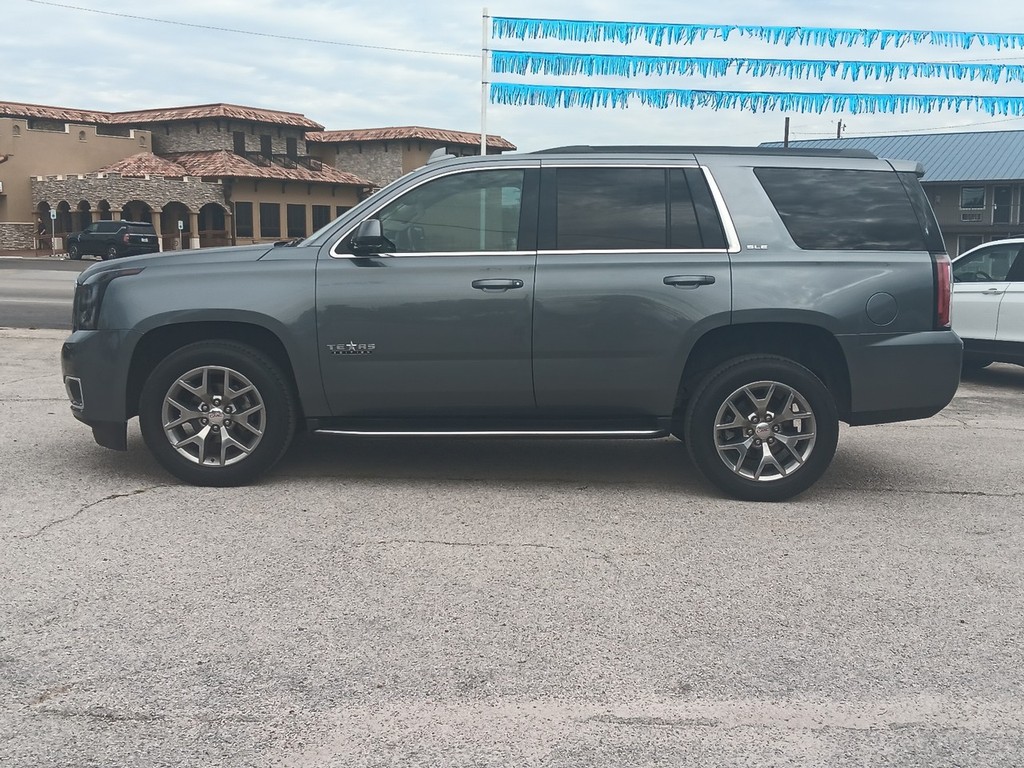 GMC Yukon Vehicle Full-screen Gallery Image 6