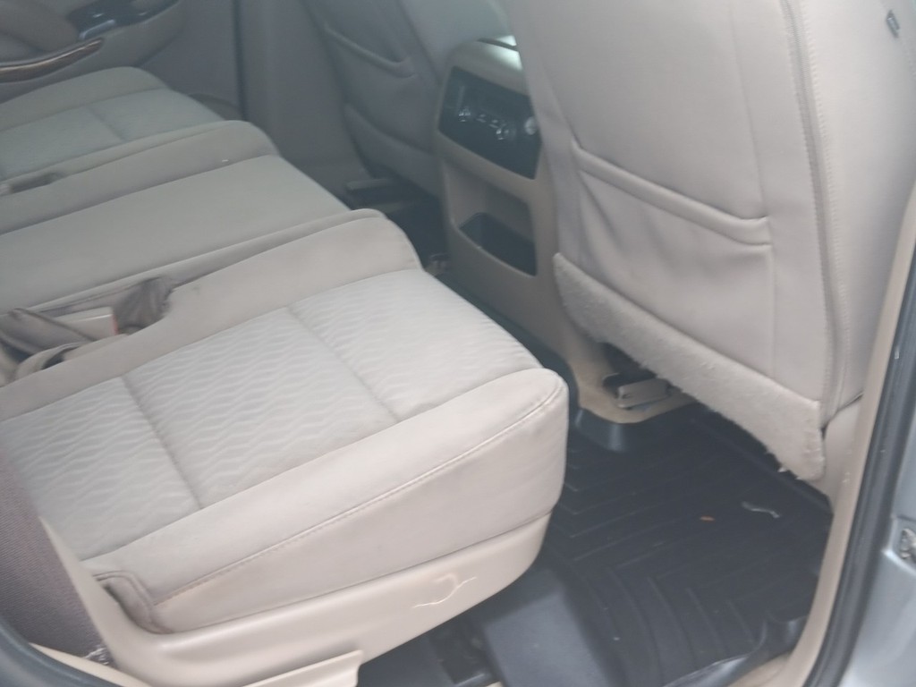 GMC Yukon Vehicle Full-screen Gallery Image 12