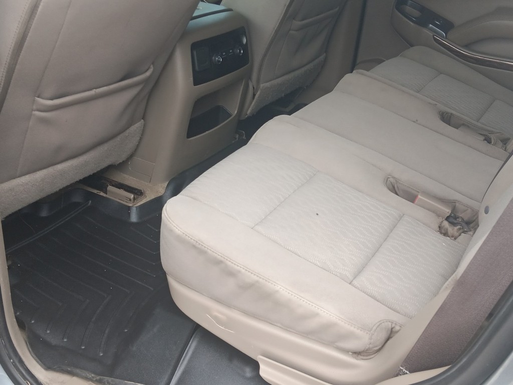 GMC Yukon Vehicle Full-screen Gallery Image 14