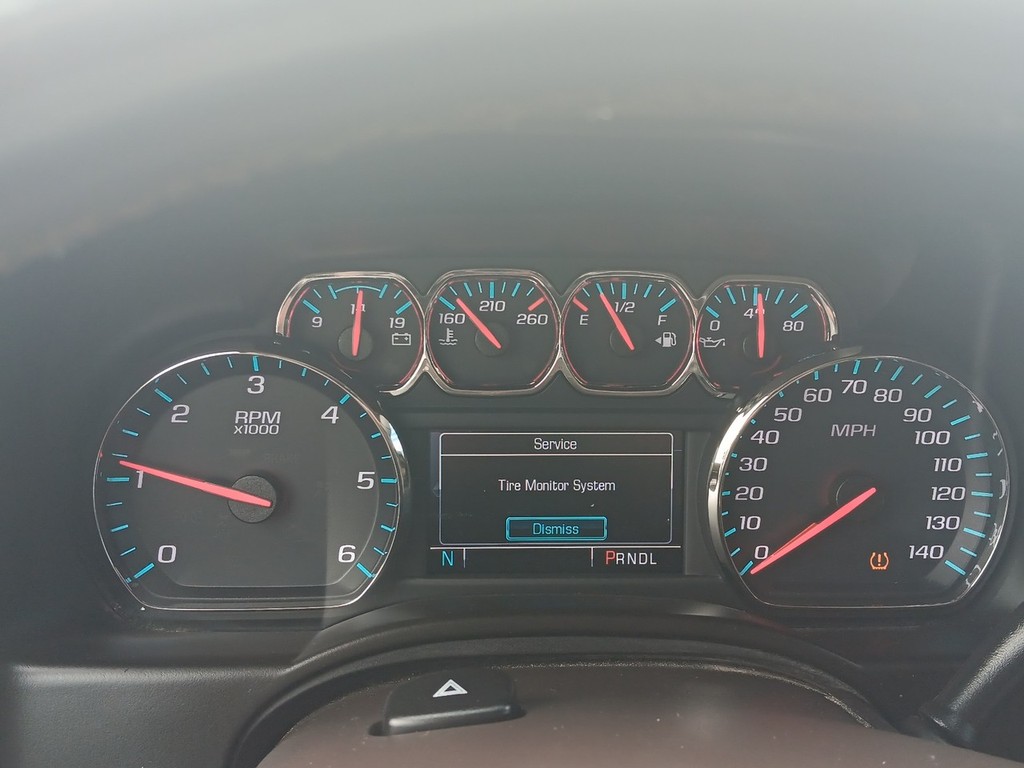 GMC Yukon Vehicle Full-screen Gallery Image 18
