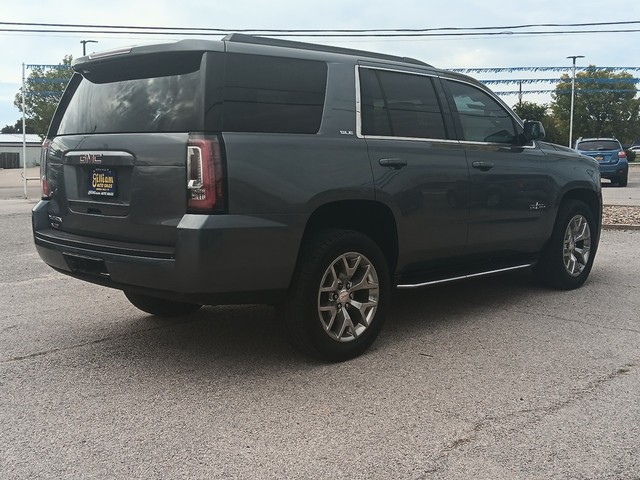 GMC Yukon Vehicle Full-screen Gallery Image 03