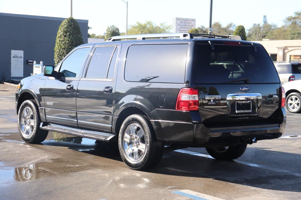 Ford Expedition EL Vehicle Image 06