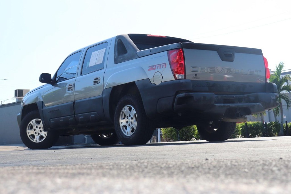 Chevrolet Avalanche Vehicle Full-screen Gallery Image 27
