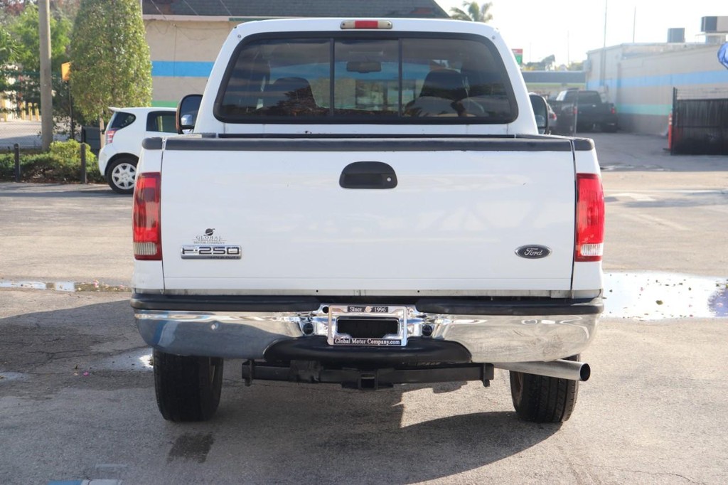 Ford Super Duty F-250 Vehicle Image 07