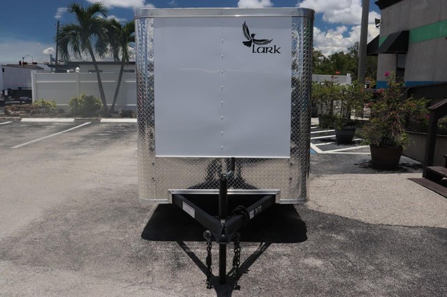 Lark ENCLOSED Vehicle Full-screen Gallery Image 02