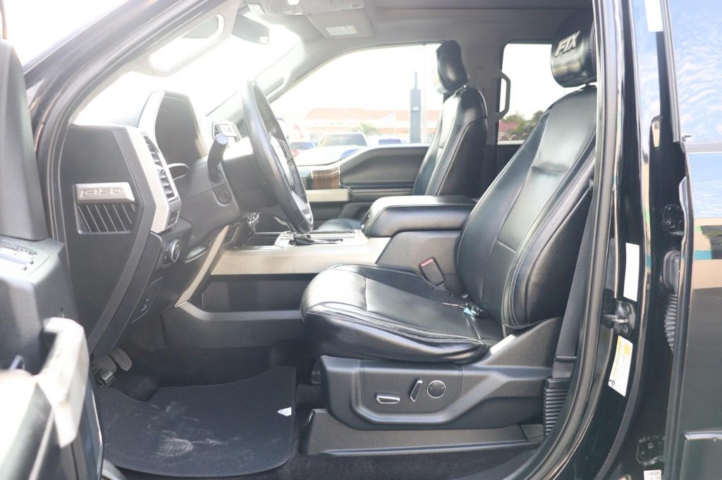 Ford F-150 Vehicle Full-screen Gallery Image 11