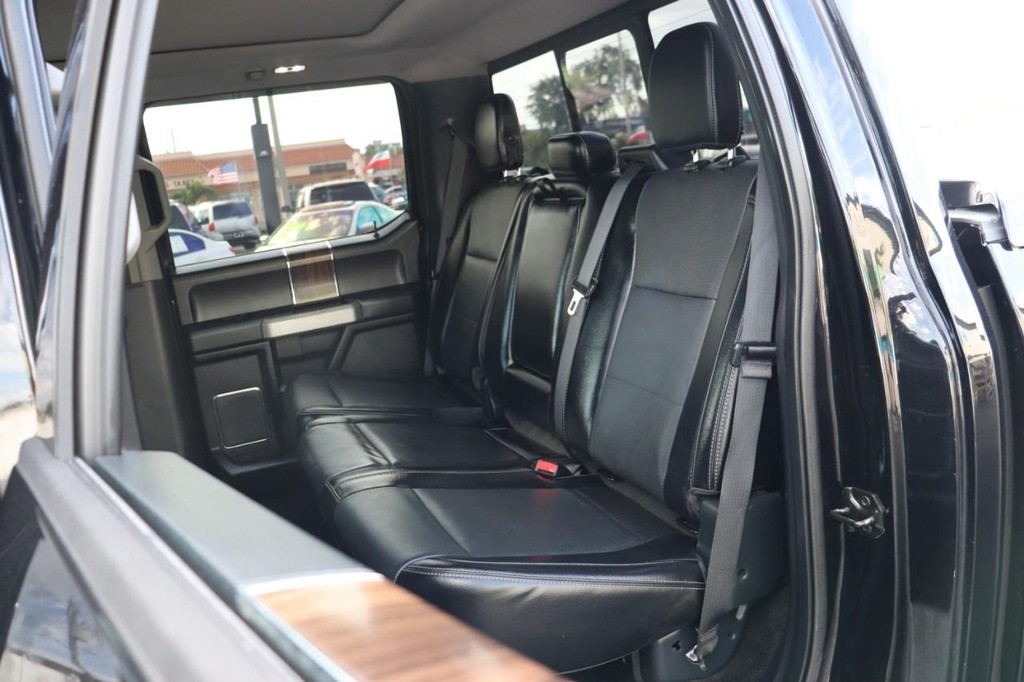 Ford F-150 Vehicle Full-screen Gallery Image 15