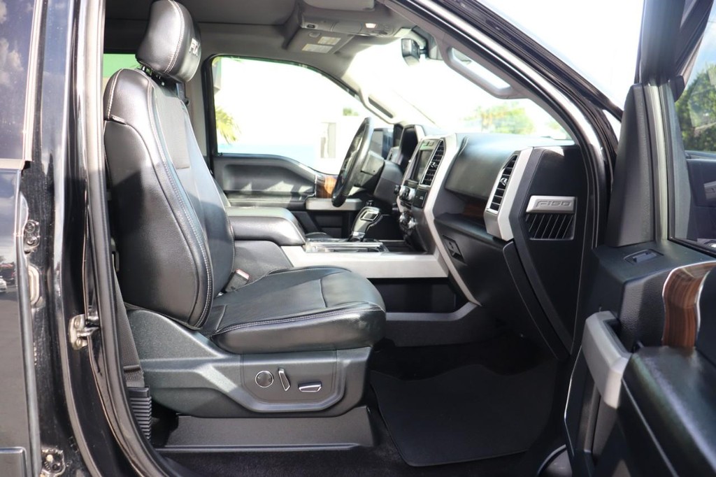 Ford F-150 Vehicle Full-screen Gallery Image 20