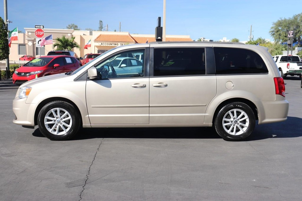 2014 Dodge Grand Caravan SXT photo