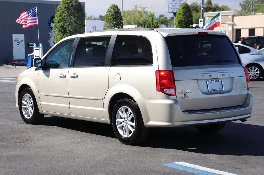 2014 Dodge Grand Caravan SXT photo