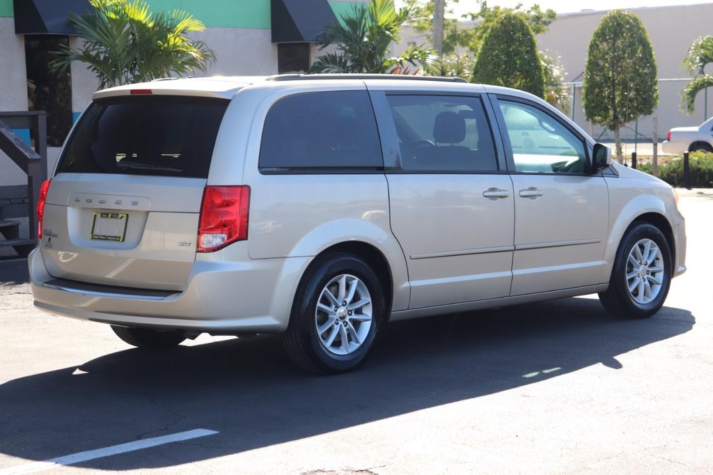 2014 Dodge Grand Caravan SXT photo