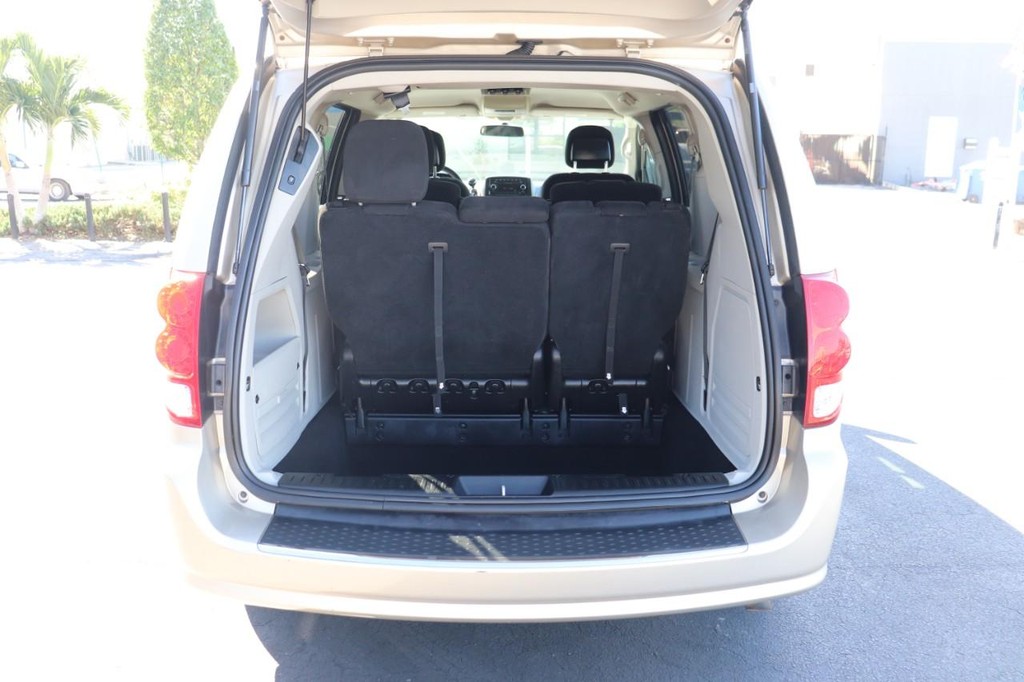 2014 Dodge Grand Caravan SXT photo