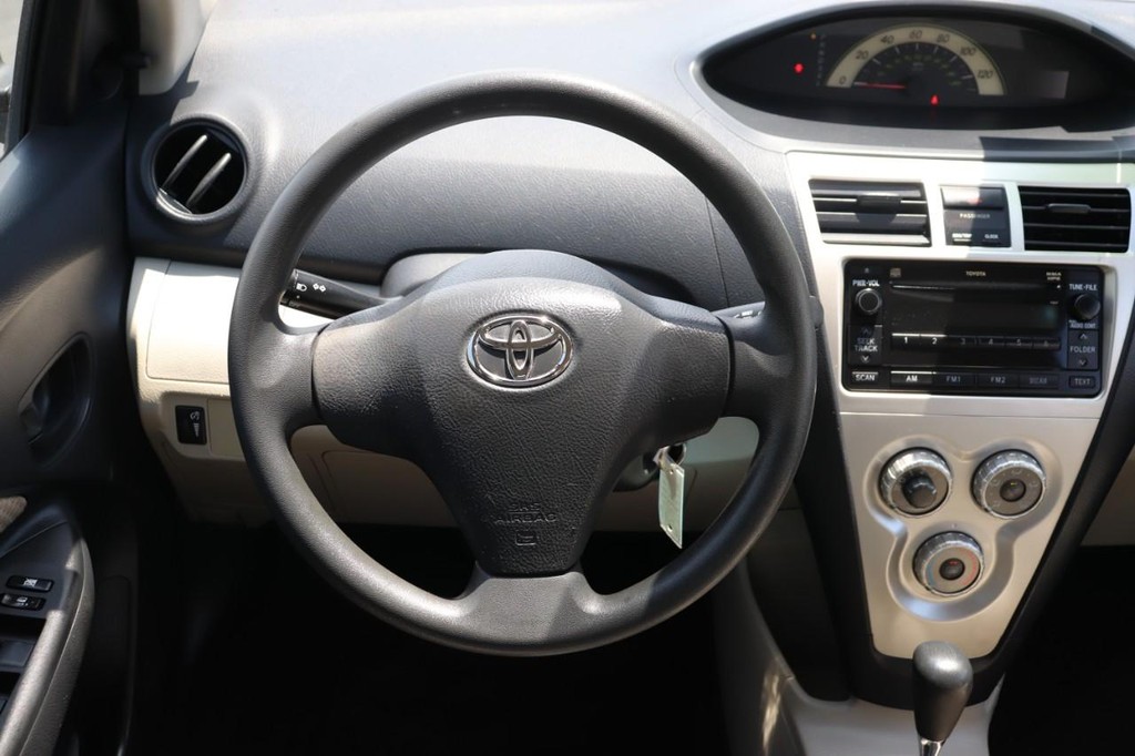 2007 Toyota Yaris photo