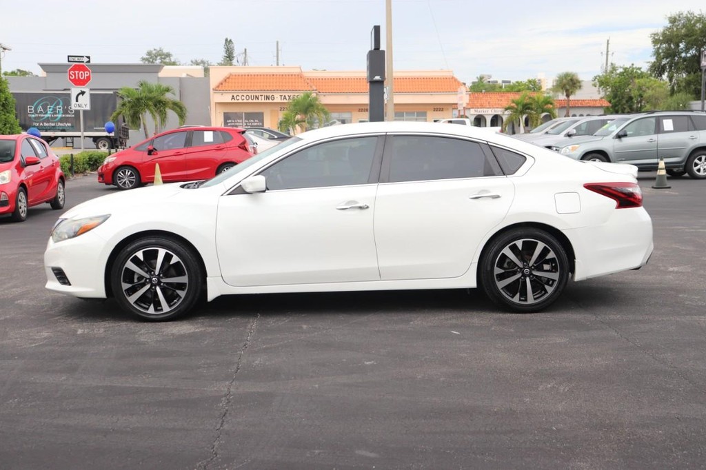 2018 Nissan Altima 2.5 SR photo 4