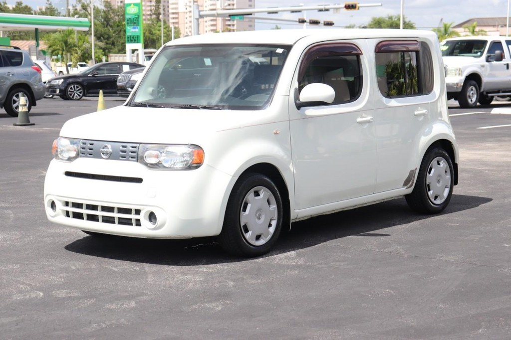 2010 Nissan Cube S photo 2