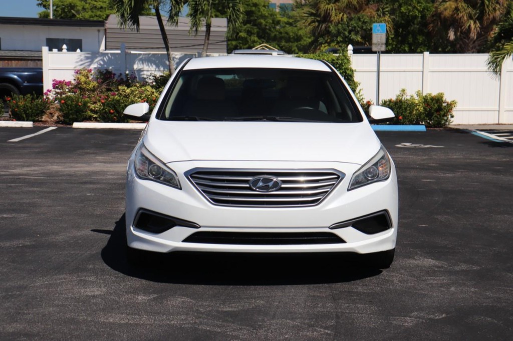 2016 Hyundai Sonata SE photo 2