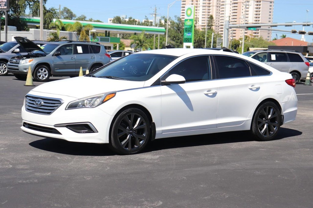 2016 Hyundai Sonata SE photo 3