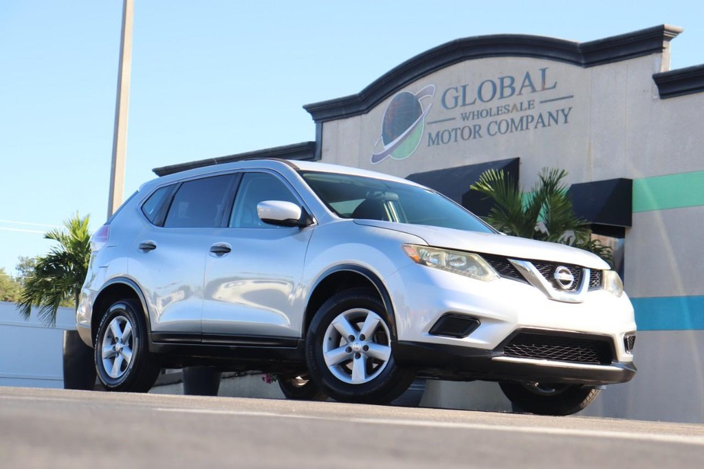 Nissan Rogue Vehicle Full-screen Gallery Image 25