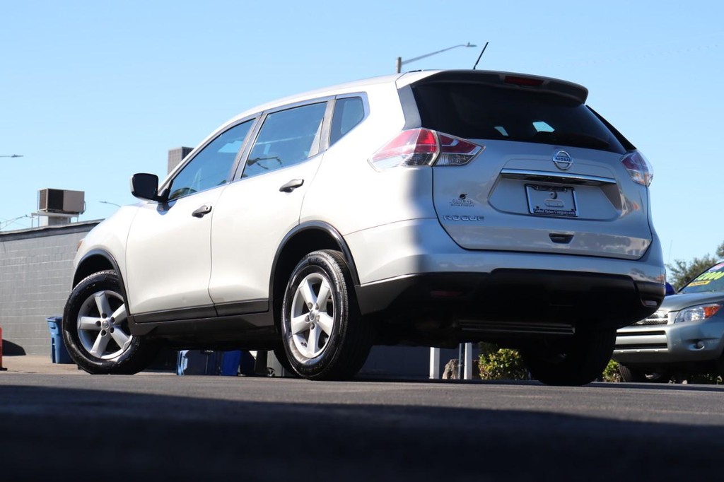 Nissan Rogue Vehicle Full-screen Gallery Image 26