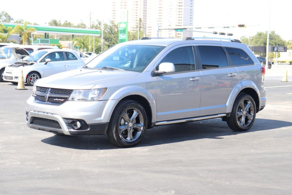 Dodge Journey Vehicle Full-screen Gallery Image 03