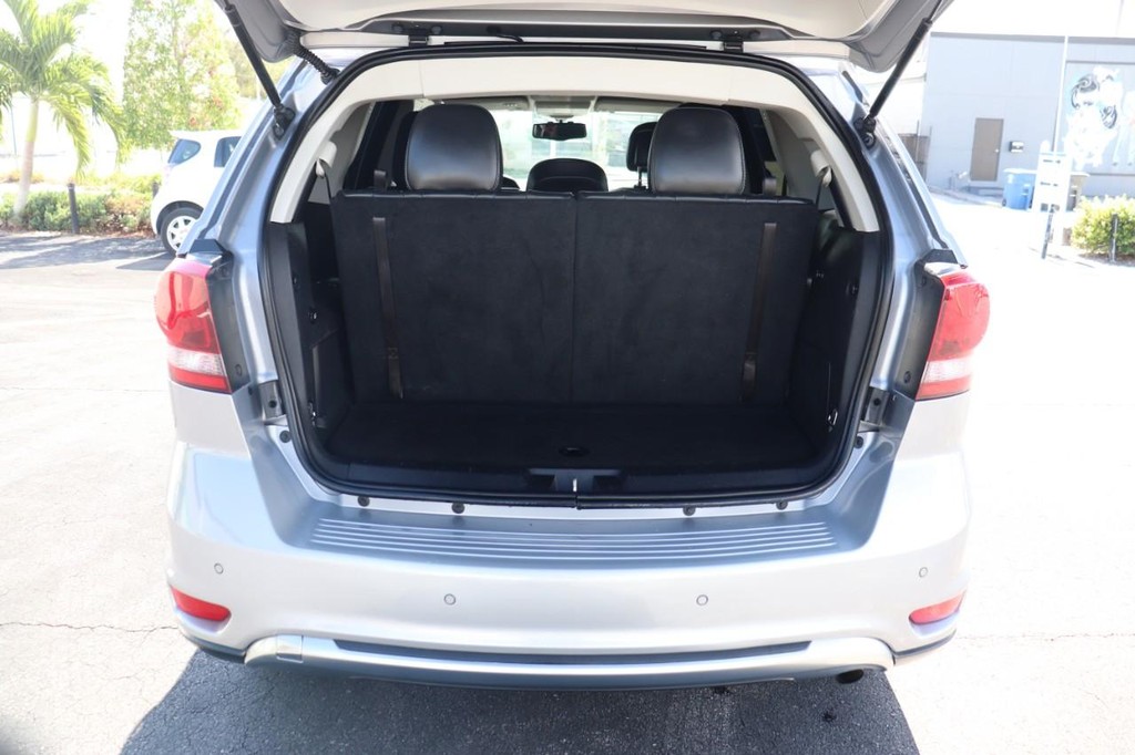 Dodge Journey Vehicle Full-screen Gallery Image 17