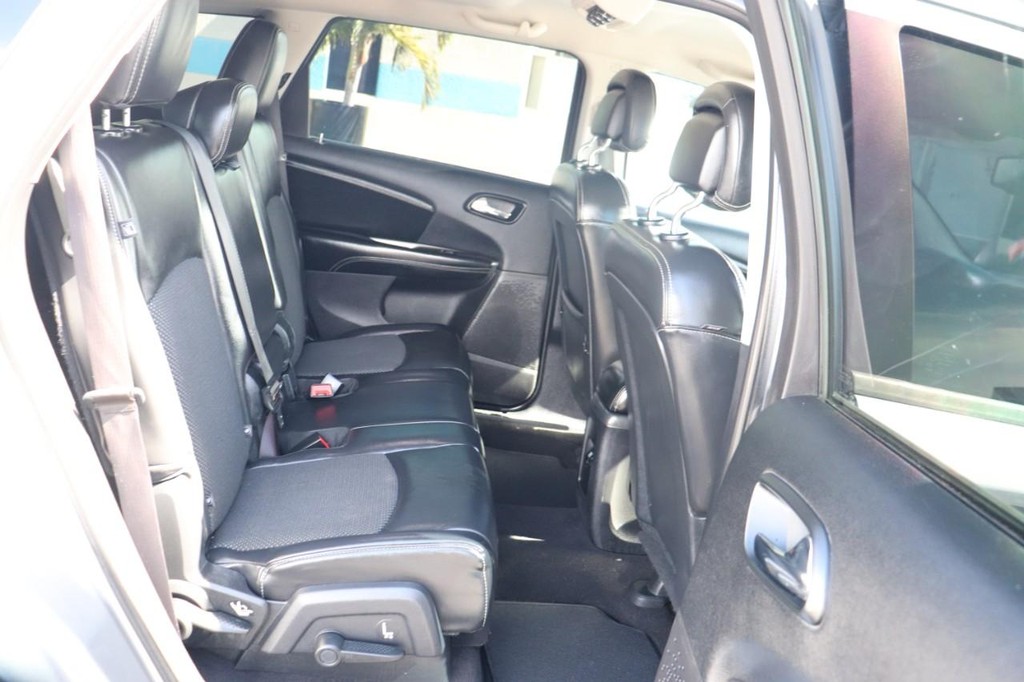 Dodge Journey Vehicle Full-screen Gallery Image 19