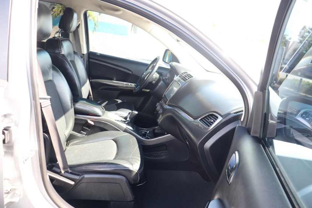 Dodge Journey Vehicle Full-screen Gallery Image 22