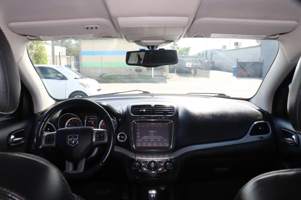 Dodge Journey Vehicle Full-screen Gallery Image 26