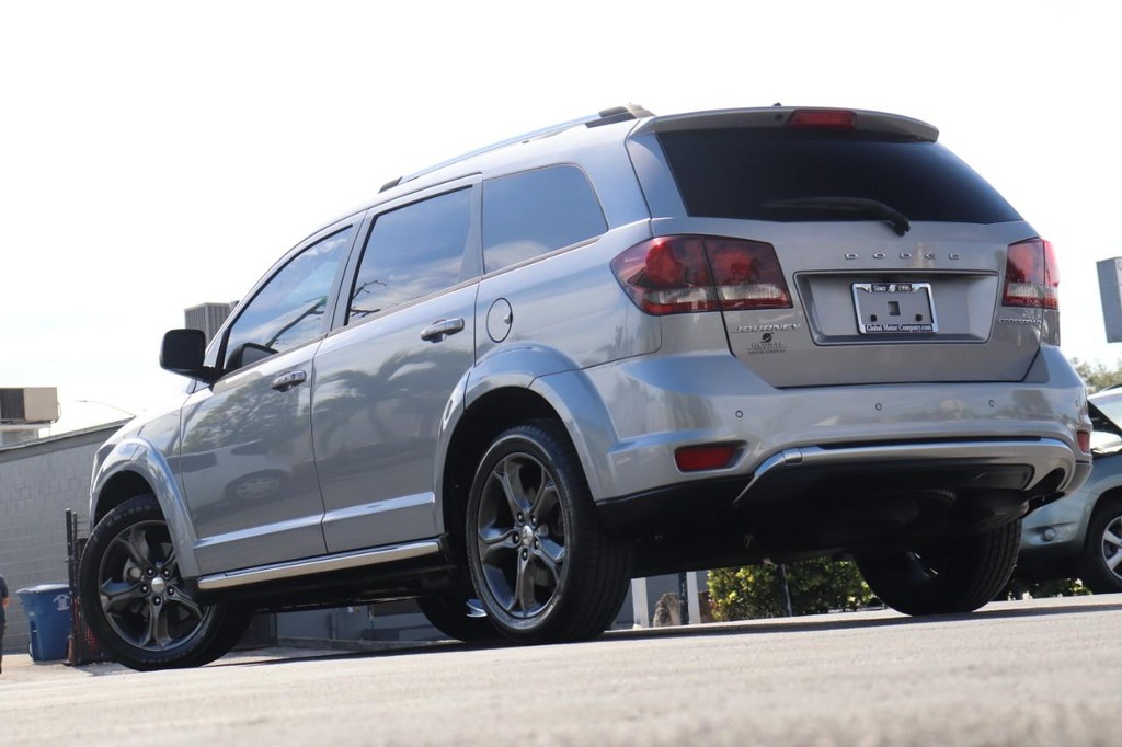 Dodge Journey Vehicle Full-screen Gallery Image 28