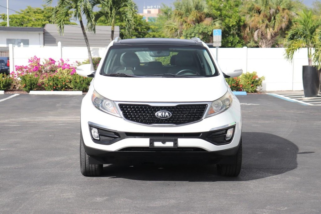 Kia Sportage Vehicle Full-screen Gallery Image 02