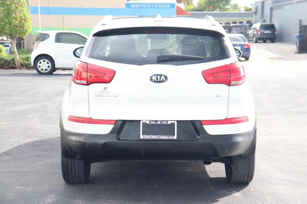 Kia Sportage Vehicle Full-screen Gallery Image 07