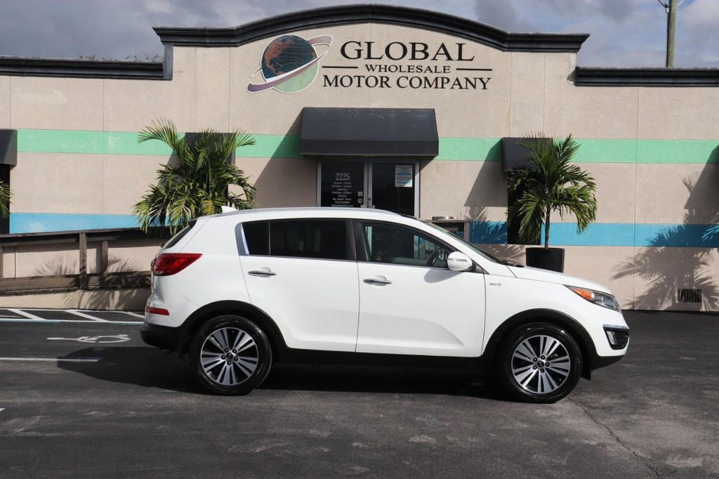 Kia Sportage Vehicle Full-screen Gallery Image 09