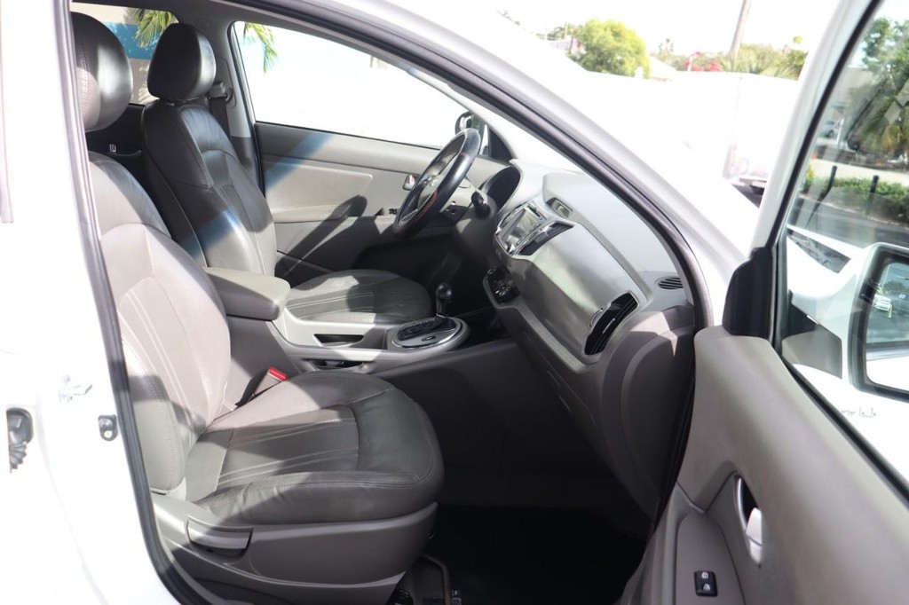 Kia Sportage Vehicle Full-screen Gallery Image 22