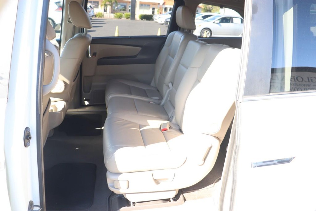 Honda Odyssey Vehicle Full-screen Gallery Image 14