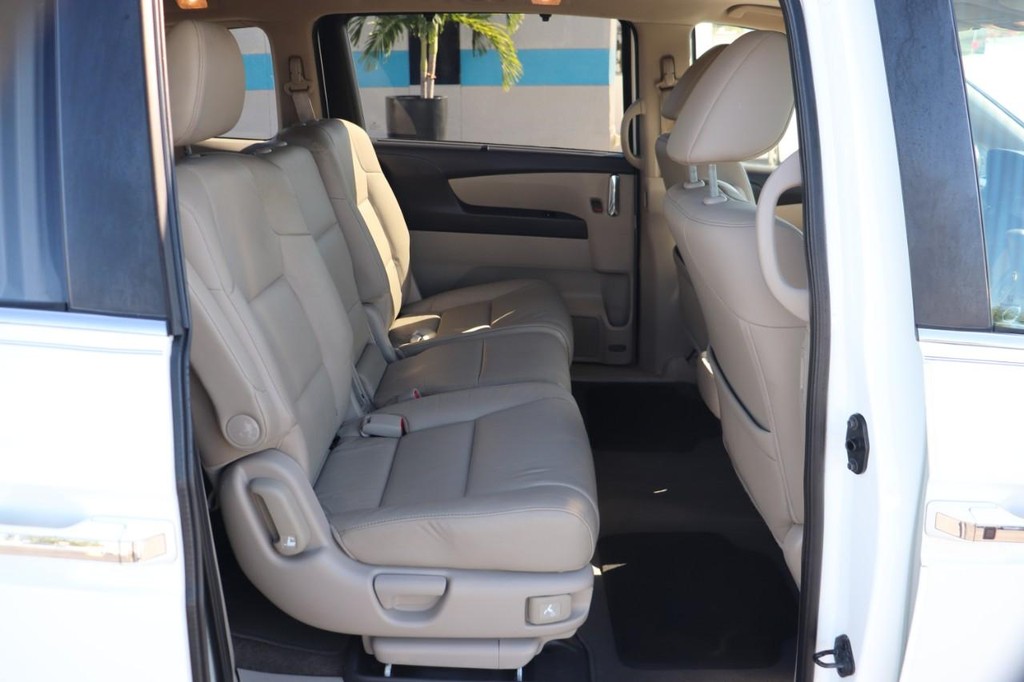 Honda Odyssey Vehicle Full-screen Gallery Image 17