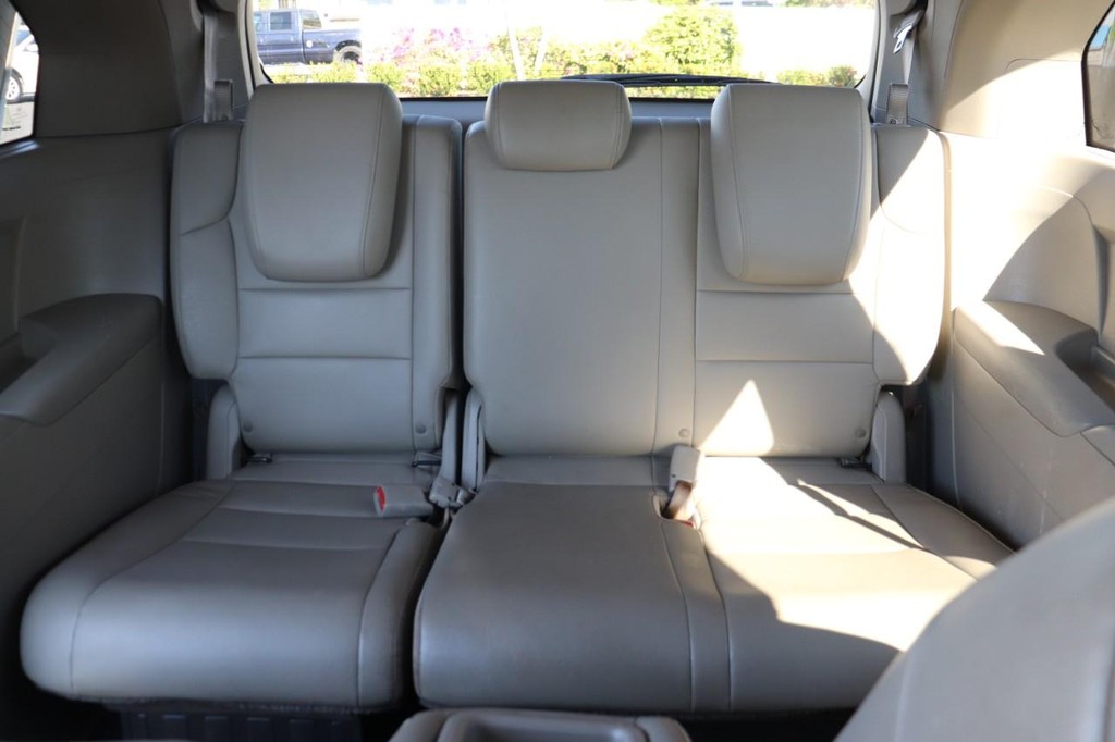 Honda Odyssey Vehicle Full-screen Gallery Image 22
