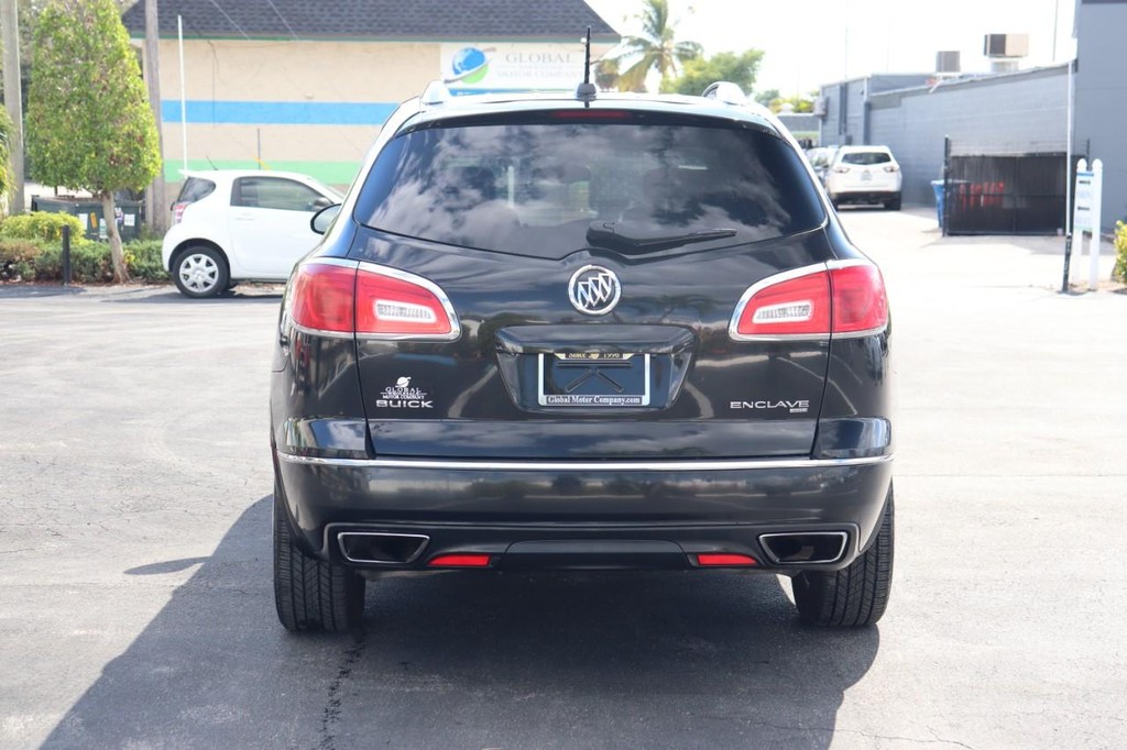 Buick Enclave Vehicle Full-screen Gallery Image 07
