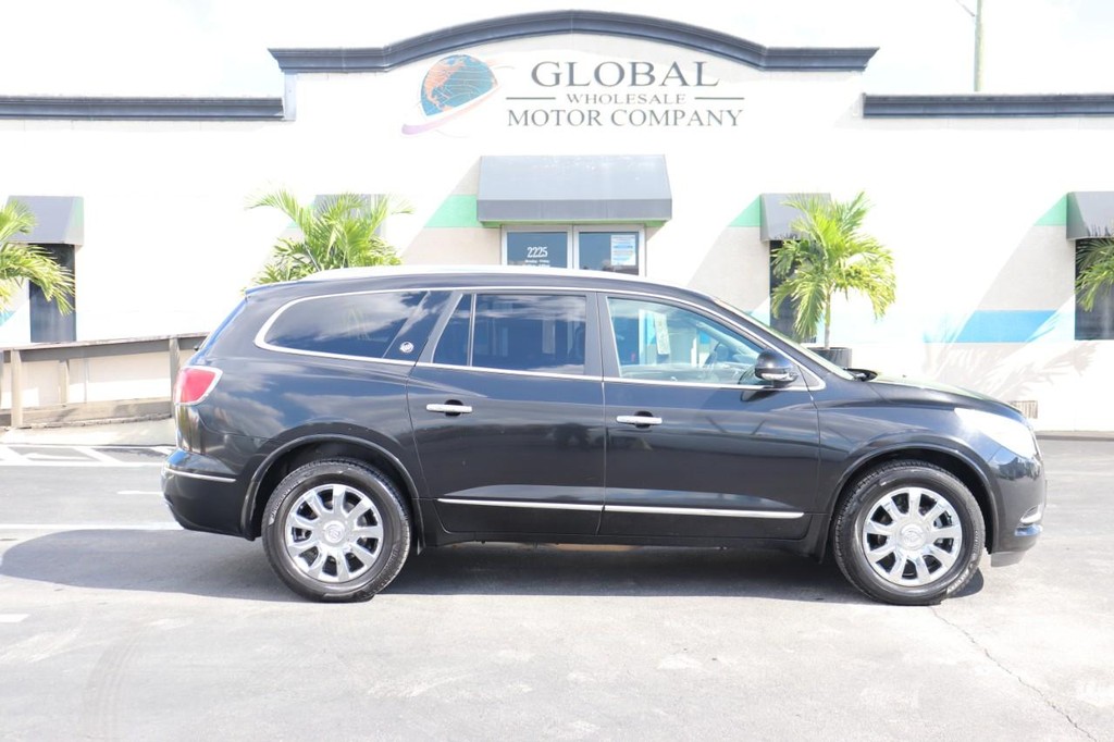 Buick Enclave Vehicle Full-screen Gallery Image 09