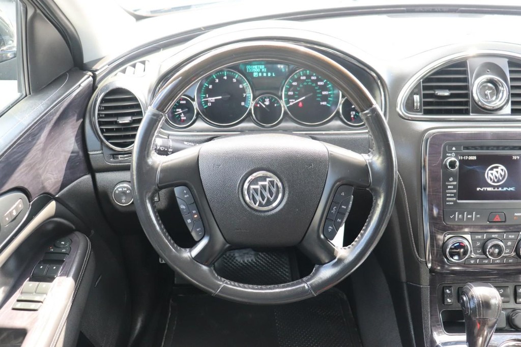 Buick Enclave Vehicle Full-screen Gallery Image 25