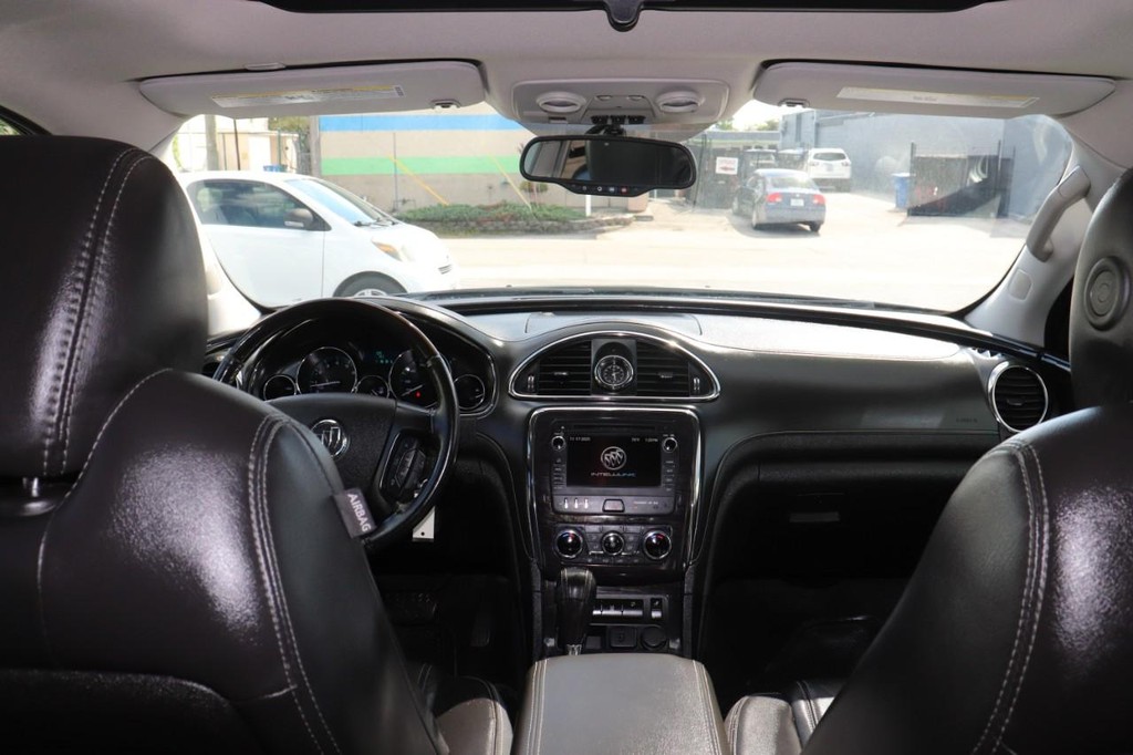 Buick Enclave Vehicle Full-screen Gallery Image 26