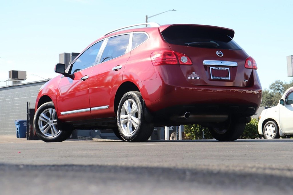 Nissan Rogue Vehicle Full-screen Gallery Image 27