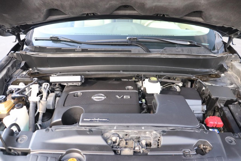 Nissan Pathfinder Vehicle Full-screen Gallery Image 18