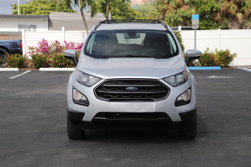 Ford EcoSport Vehicle Full-screen Gallery Image 02