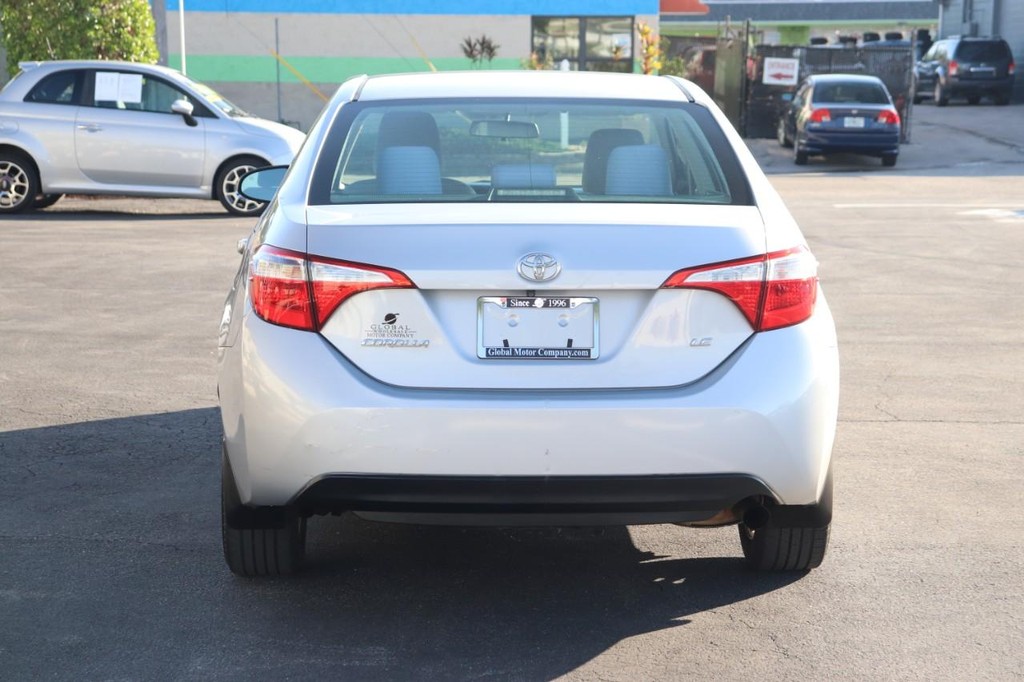 Toyota Corolla Vehicle Full-screen Gallery Image 07