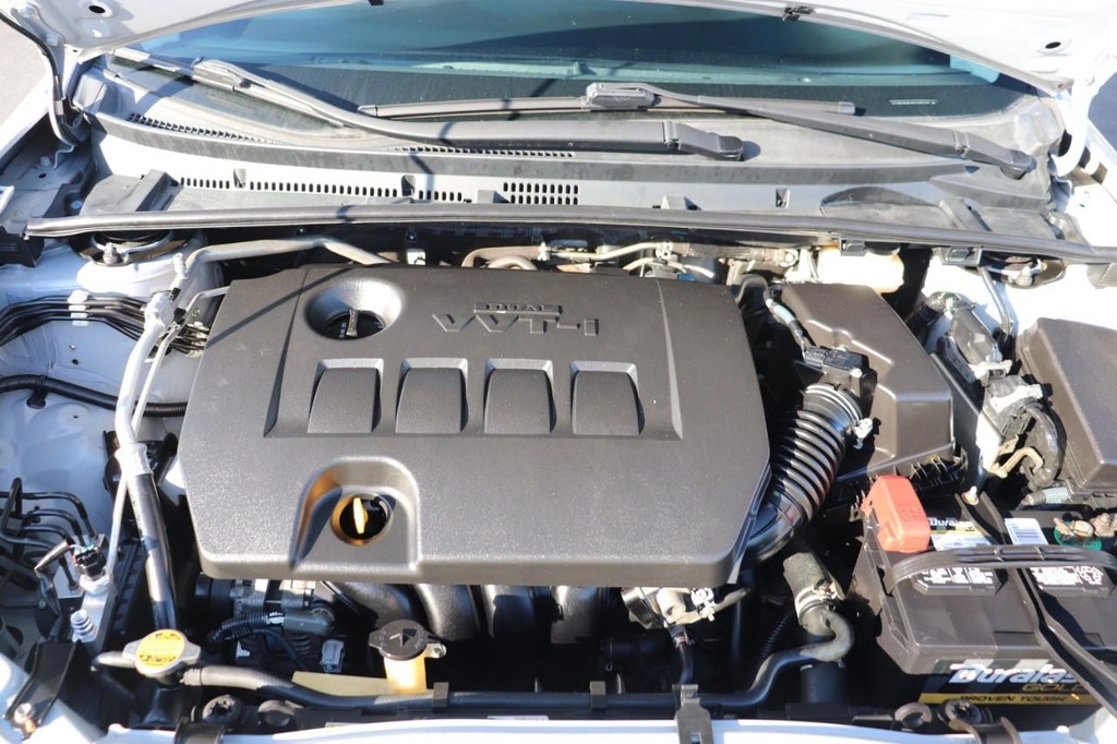 Toyota Corolla Vehicle Full-screen Gallery Image 10