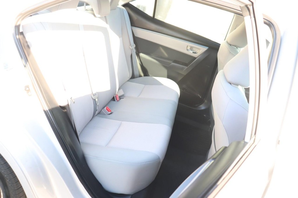 Toyota Corolla Vehicle Full-screen Gallery Image 20