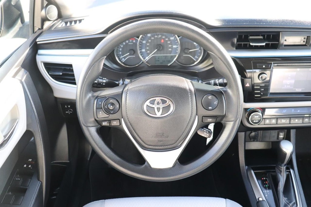 Toyota Corolla Vehicle Full-screen Gallery Image 24