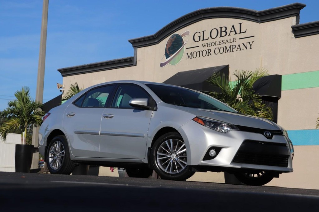 Toyota Corolla Vehicle Full-screen Gallery Image 26