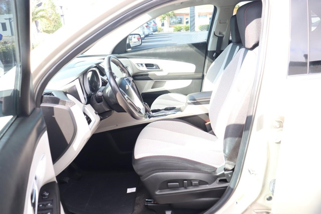 Chevrolet Equinox Vehicle Full-screen Gallery Image 12