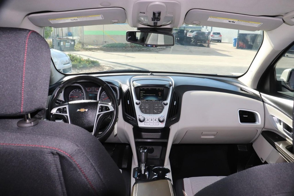 Chevrolet Equinox Vehicle Full-screen Gallery Image 25